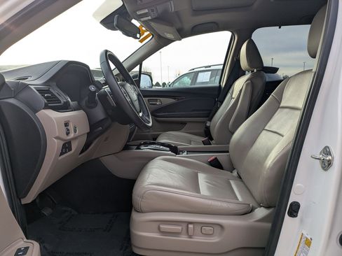 Certified 2018 Honda Pilot Touring image 14