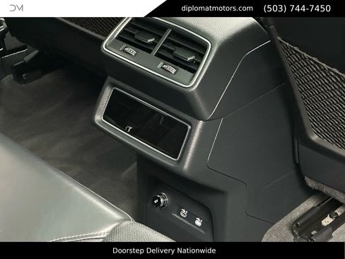 Used 2021 Audi e-tron Prestige image 22
