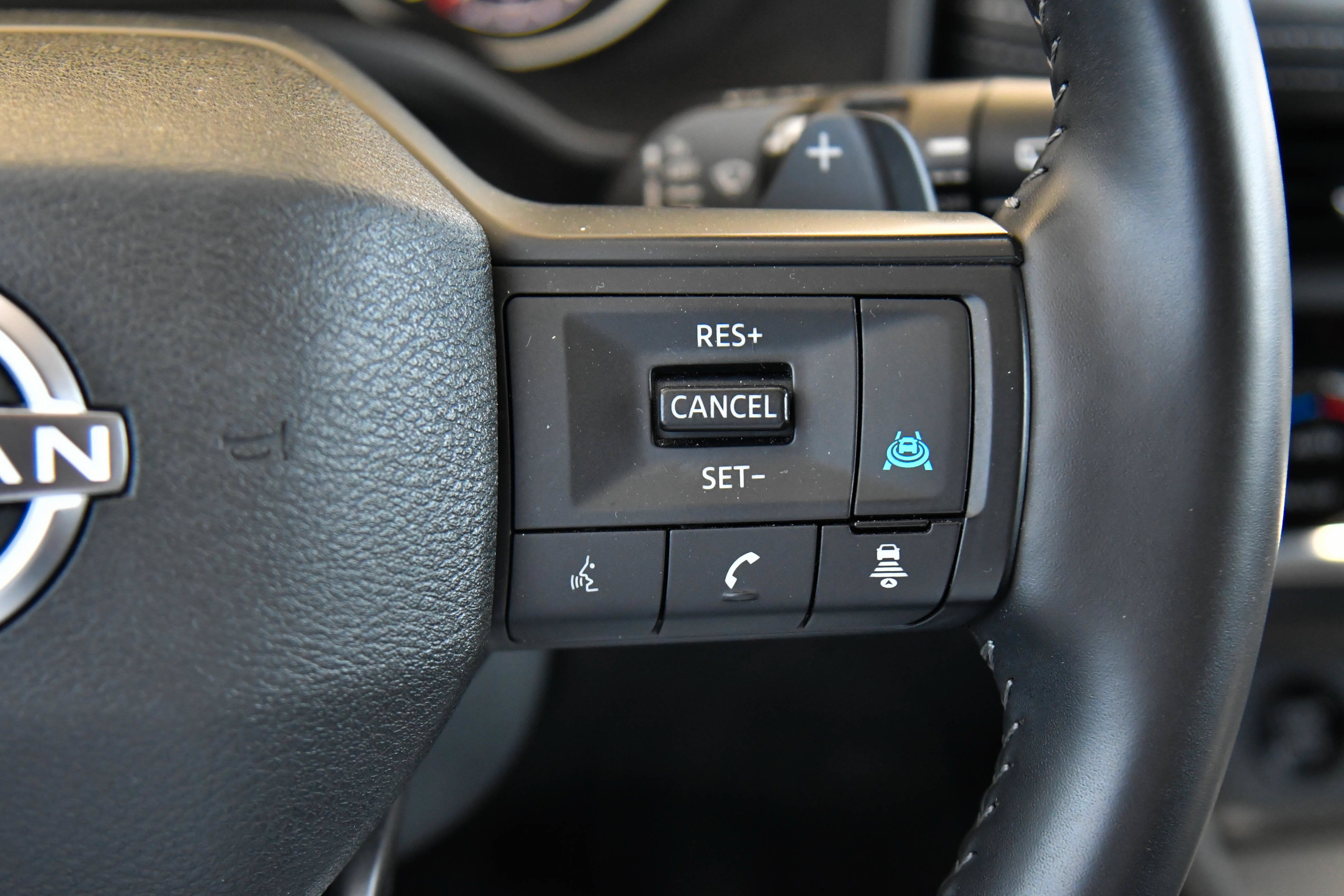 Used 2025 Nissan Rogue SV AWD/4WD image 30