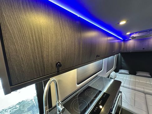 Used 2024 Mercedes-Benz Sprinter 3500 image 71