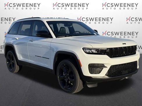 New 2025 Jeep Grand Cherokee Altitude image 7