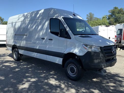 Used 2023 Mercedes-Benz Sprinter 2500 image 1