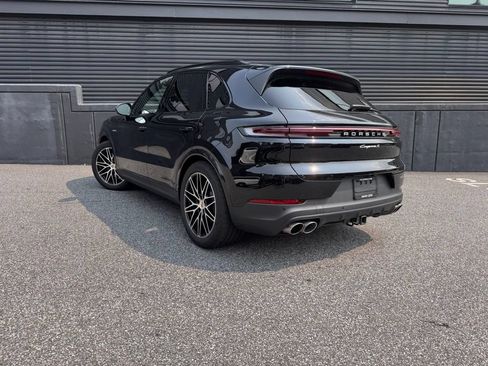Certified 2026 Porsche Cayenne S AWD/4WD image 3