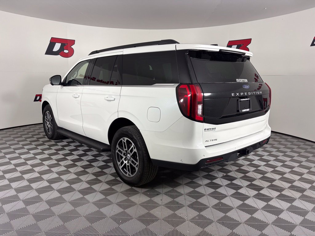 Used 2025 Ford Expedition Active RWD image 5