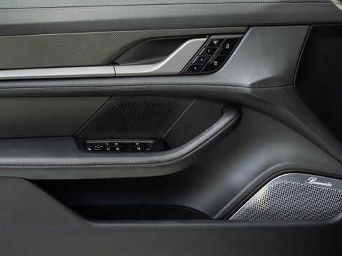 Used 2020 Porsche Taycan Turbo S image 6