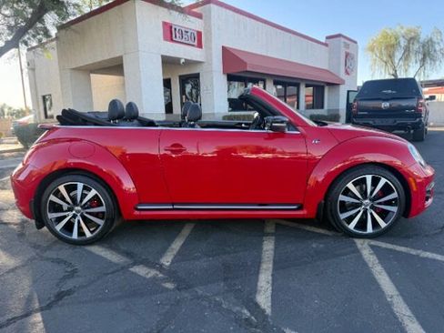 Used 2014 Volkswagen Beetle R-Line FWD image 2