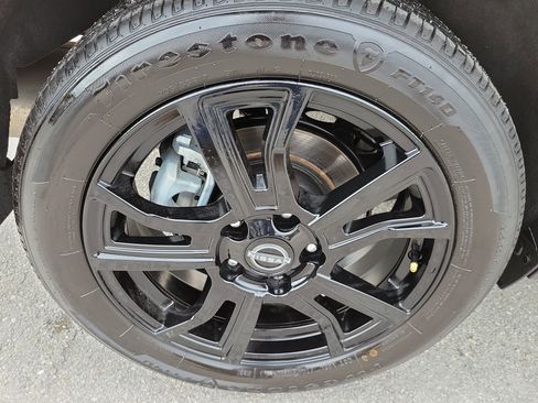 Used 2024 Nissan Kicks SR w/ SR Premium Package FWD image 27