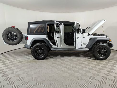 Used 2019 Jeep Wrangler Unlimited Sport S image 9