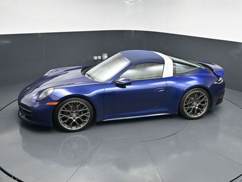 Certified 2024 Porsche 911 Targa 4S w/ Premium Package AWD/4WD image 10