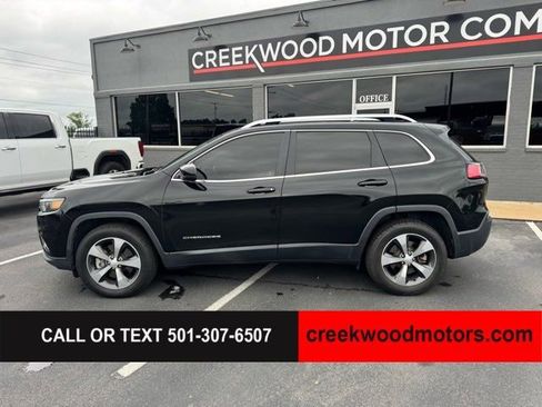 Used 2019 Jeep Cherokee Limited AWD/4WD image 6