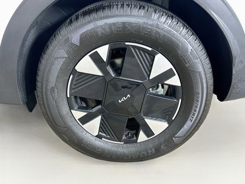 Used 2026 Kia Sportage LX FWD image 11