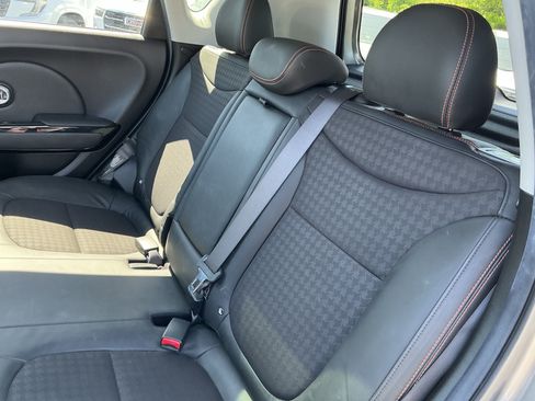 Used 2018 Kia Soul ! w/ Tech Package FWD image 10
