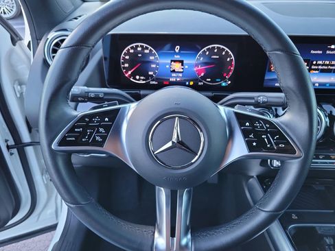 Certified 2025 Mercedes-Benz GLA 250 image 24