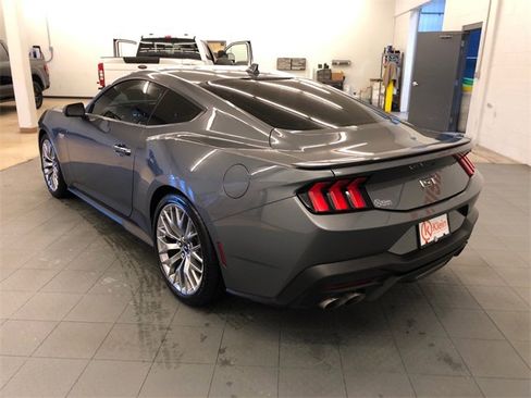 Used 2024 Ford Mustang GT Premium image 6