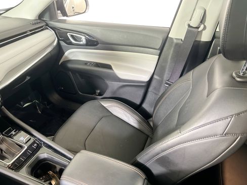 Used 2022 Jeep Compass Limited w/ Sun and Sound Group image 24