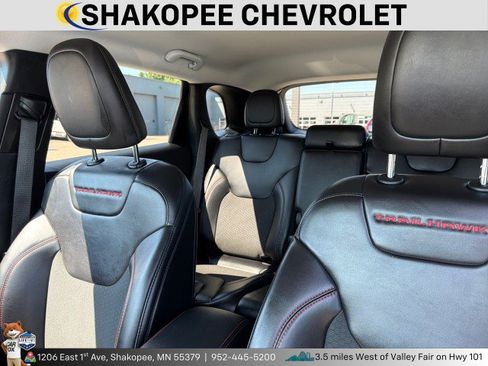 Used 2021 Jeep Cherokee Trailhawk w/ Comfort/Convenience Group AWD/4WD image 8
