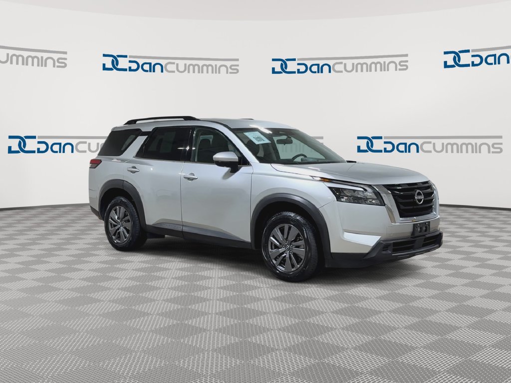 Used 2024 Nissan Pathfinder SV AWD/4WD image 2