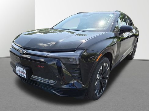 New 2025 Chevrolet Blazer EV RS image 2
