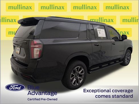 Used 2023 Chevrolet Suburban Z71 w/ Luxury Package AWD/4WD image 3