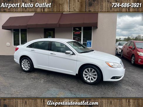 Used 2013 Chrysler 200 Limited FWD image 1