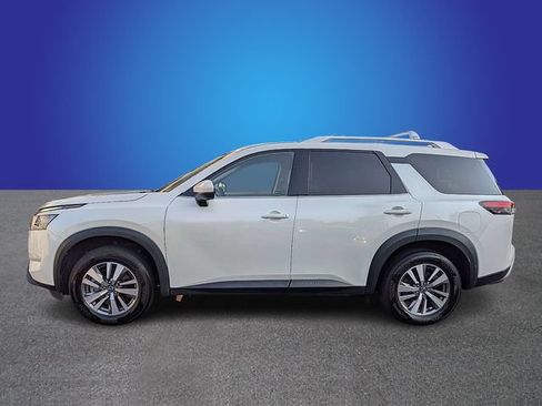 Used 2023 Nissan Pathfinder SL AWD/4WD image 2