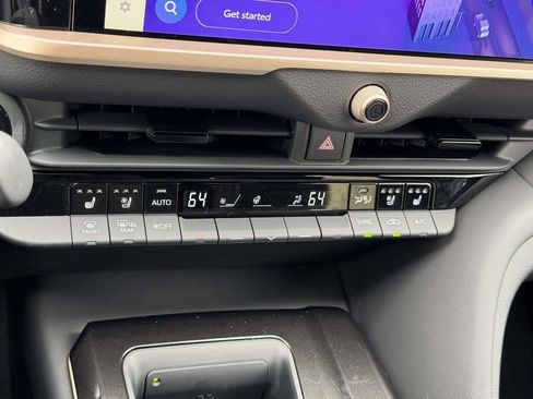 New 2026 Toyota Crown Signia XLE image 5