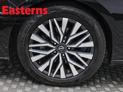 Used 2024 Nissan Altima 2.5 SV FWD image 32