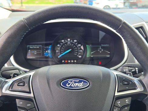 Used 2018 Ford Edge Titanium w/ Equipment Group 301A AWD/4WD image 44