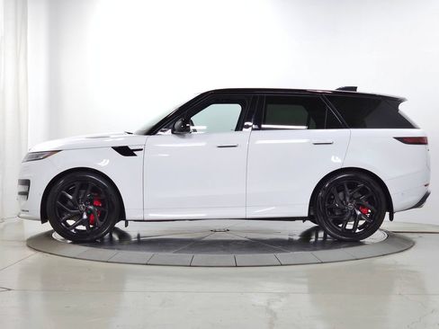Used 2025 Land Rover Range Rover Sport Dynamic SE AWD/4WD image 2