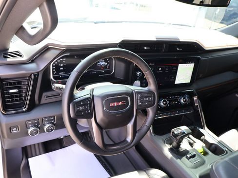 Used 2023 GMC Sierra 1500 AT4 w/ AT4 Preferred Package AWD/4WD image 26