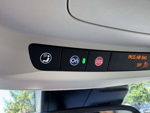 Used 2023 Buick Envision Preferred AWD/4WD image 37