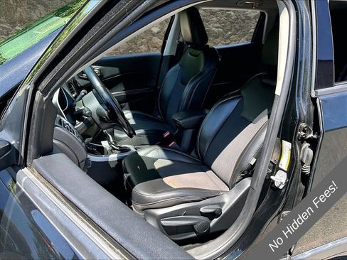 Used 2019 Jeep Compass Latitude w/ Cold Weather Group AWD/4WD image 21