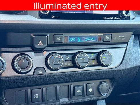 Used 2022 Toyota Tacoma TRD Sport image 15