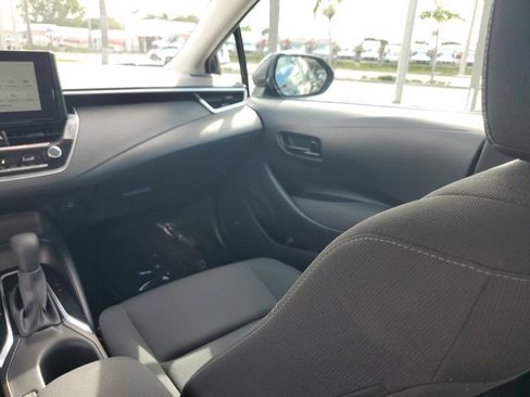 Used 2025 Toyota Corolla LE FWD image 16