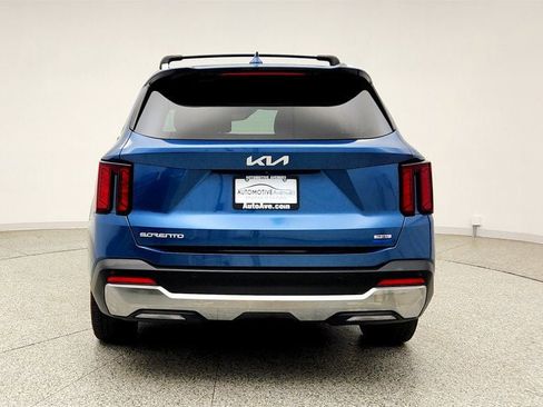 Used 2025 Kia Sorento EX AWD/4WD image 6