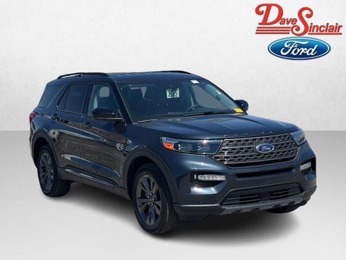 Used 2024 Ford Explorer XLT w/ Equipment Group 202A AWD/4WD image 4