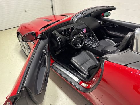 Used 2018 Jaguar F-TYPE Convertible image 19