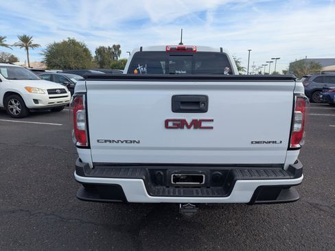 Used 2018 GMC Canyon Denali image 4