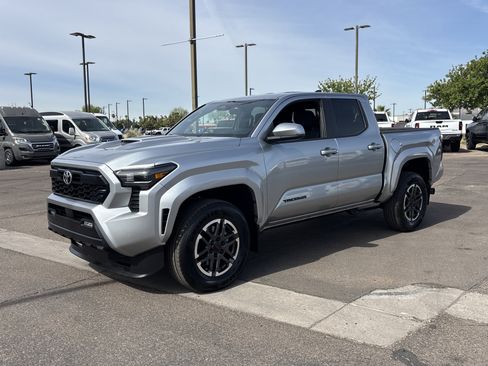 Used 2024 Toyota Tacoma TRD Sport w/ TRD Sport Upgrade Package RWD image 2