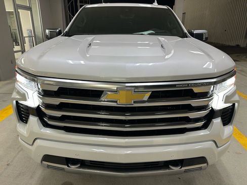 Used 2025 Chevrolet Silverado 1500 High Country w/ High Country Premium Package image 8