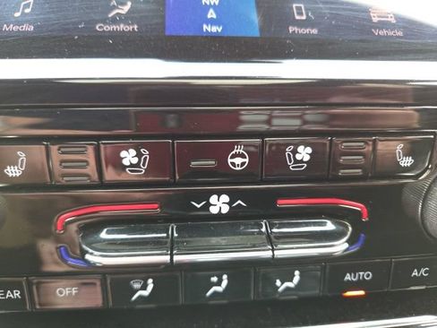 Used 2022 Jeep Grand Cherokee Summit AWD/4WD image 12
