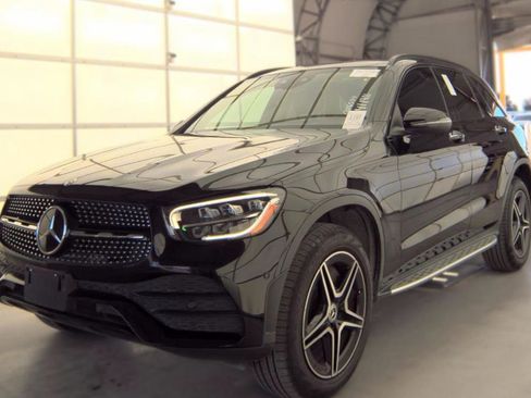 Used 2022 Mercedes-Benz GLC 300 w/ AMG Line image 2