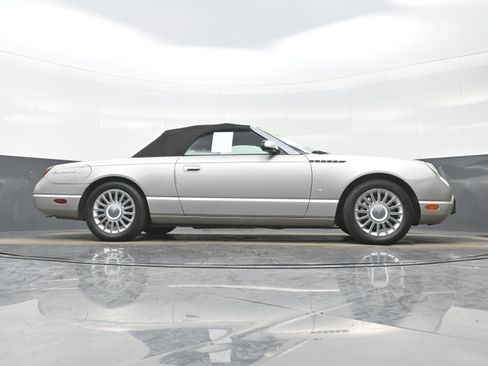 Used 2004 Ford Thunderbird image 28