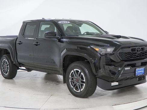 Used 2024 Toyota Tacoma TRD Sport image 16