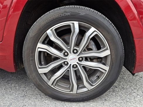 Used 2019 GMC Terrain Denali w/ Advanced Safety Package image 8