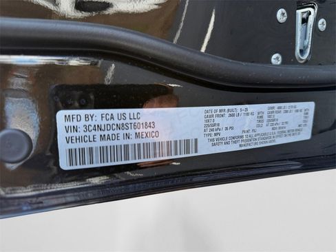 New 2025 Jeep Compass Limited image 31