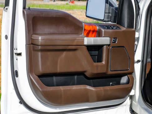 Used 2020 Ford F150 King Ranch w/ Equipment Group 601A Luxury AWD/4WD image 44
