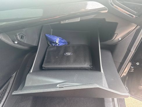 Used 2019 Ford Escape Titanium FWD image 27
