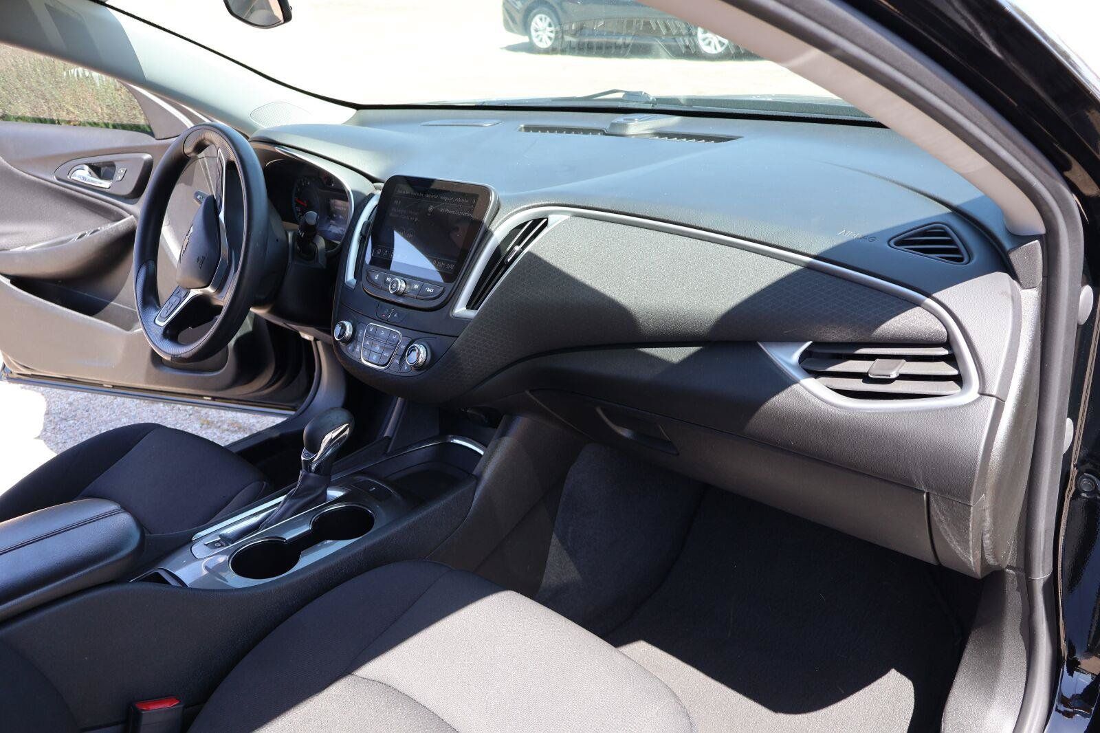 Used 2023 Chevrolet Malibu LT FWD image 15