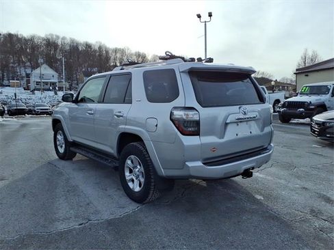 Used 2016 Toyota 4Runner SR5 image 5